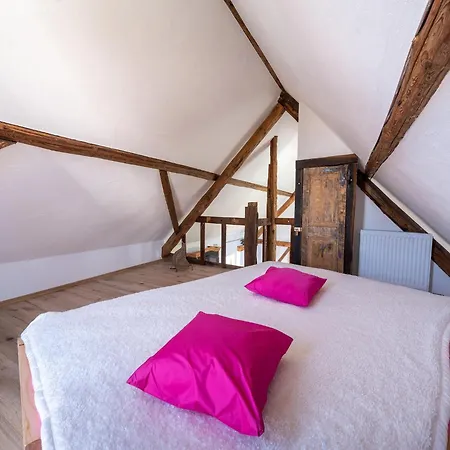 Himmelshoeh Loft Retreat, Cleaning Included Tatil Evi Roes
